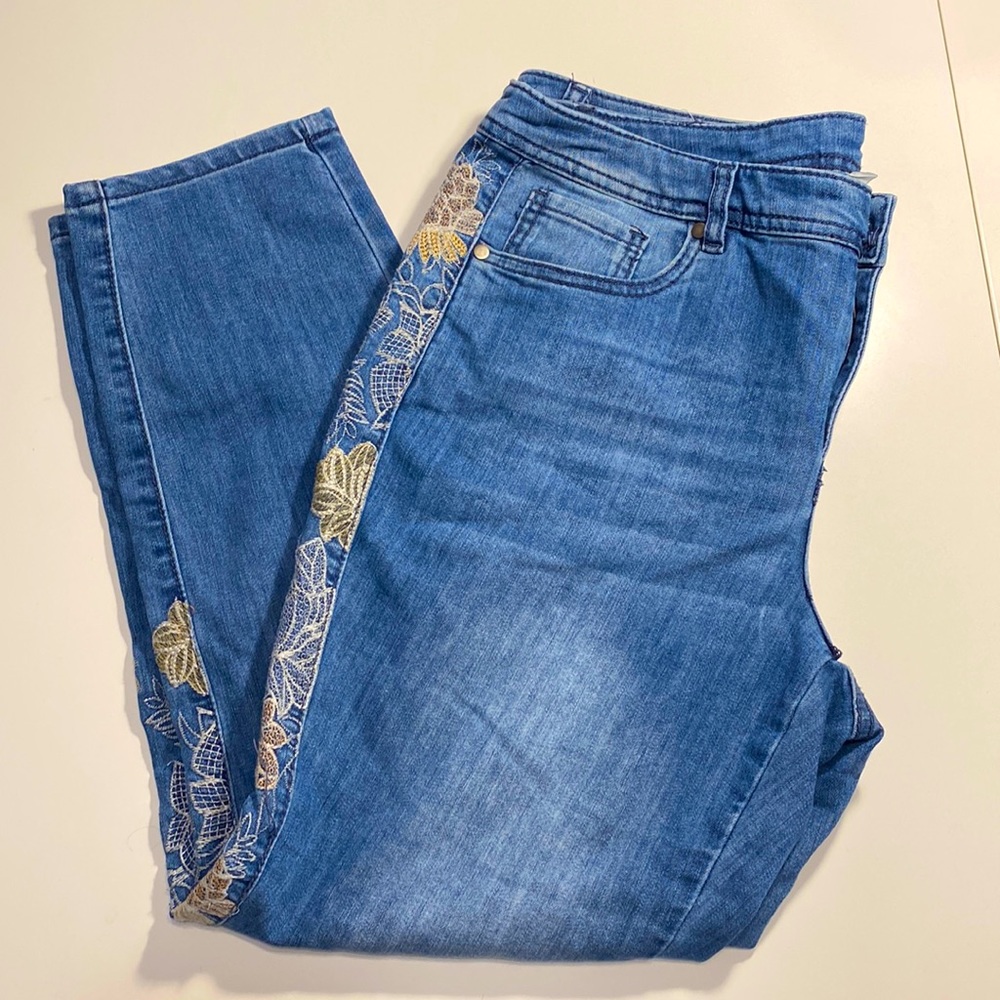 Size 12 Christopher and Banks Embroidered Cropped Jeans